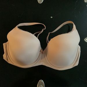 NWOT Victoria’s Secret Body lightly lined Demi 36DD